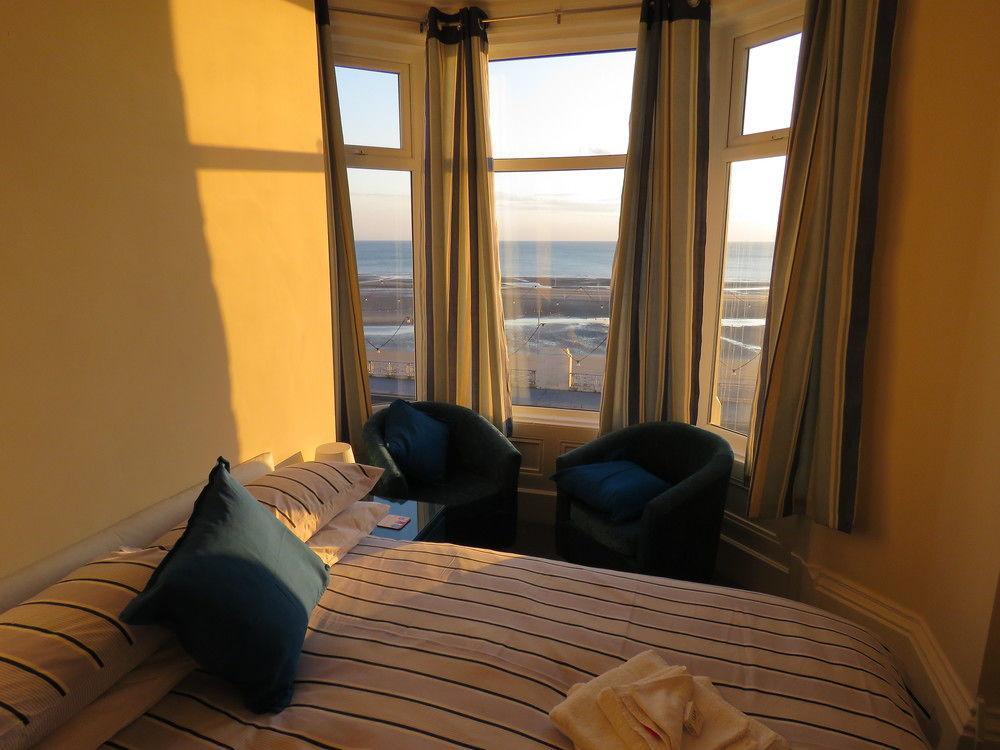 블랙풀 The Coast B&B 외부 사진
